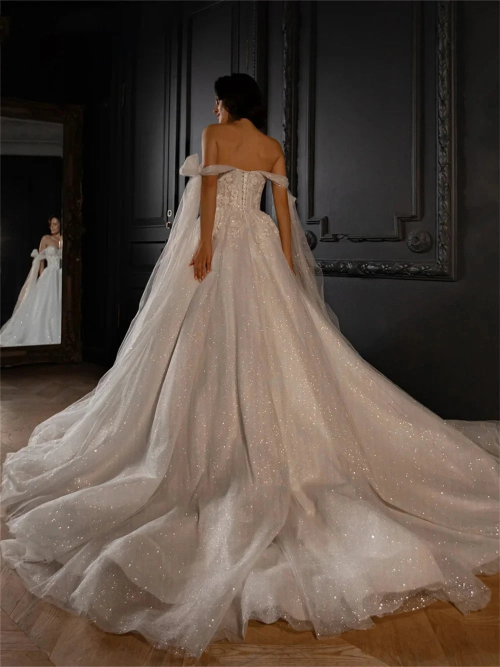 Beautiful Luxurious Wedding Dress Elegant Tulle/ESTIMATED DELIVERY TIME 28 DAYS